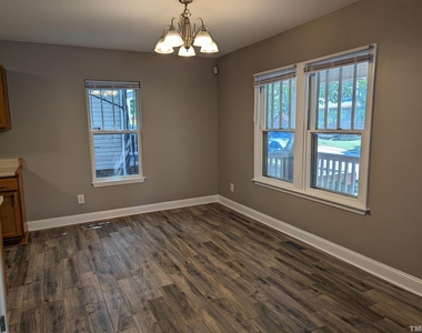 608 N Maple Street - Photo Thumbnail 4