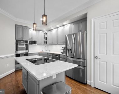 1532 Hampton Hill Circle - Photo Thumbnail 13