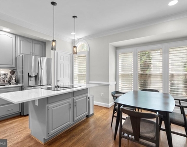 1532 Hampton Hill Circle - Photo Thumbnail 11