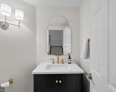 1532 Hampton Hill Circle - Photo Thumbnail 17
