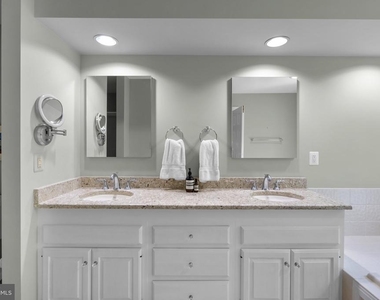1532 Hampton Hill Circle - Photo Thumbnail 22