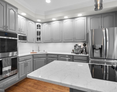 1532 Hampton Hill Circle - Photo Thumbnail 14