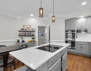 1532 Hampton Hill Circle - Photo Thumbnail 16