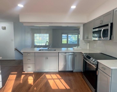 1636 Great Falls Street - Photo Thumbnail 5