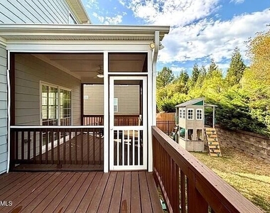 228 Strolling Way - Photo Thumbnail 21