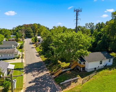 1208 Drew Street - Photo Thumbnail 21