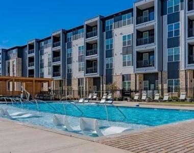 1440 Yellow Desert Way - Photo Thumbnail 4