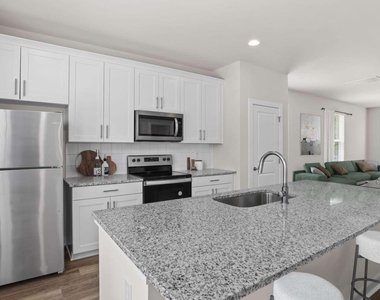 1440 Yellow Desert Way - Photo Thumbnail 3