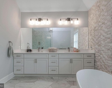 10704 Warwick Avenue - Photo Thumbnail 18