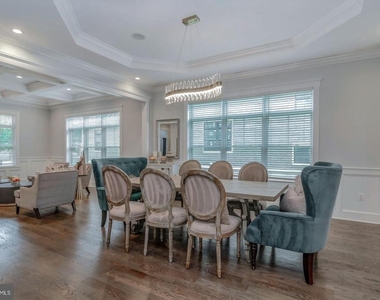 10704 Warwick Avenue - Photo Thumbnail 4