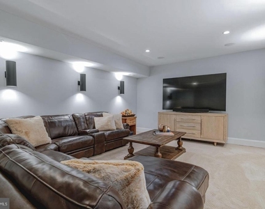 10704 Warwick Avenue - Photo Thumbnail 30