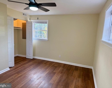 1428 Payne Street - Photo Thumbnail 5