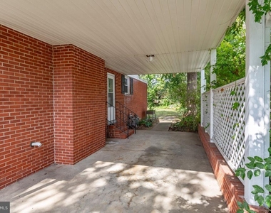 125 Hillcrest Drive - Photo Thumbnail 38