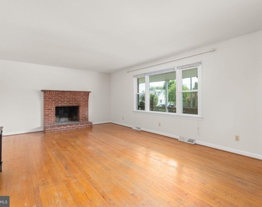 125 Hillcrest Drive - Photo Thumbnail 3