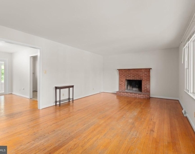 125 Hillcrest Drive - Photo Thumbnail 4