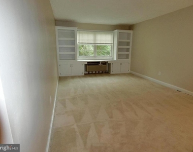 1734 W Abingdon Drive - Photo Thumbnail 7