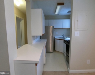 1734 W Abingdon Drive - Photo Thumbnail 14