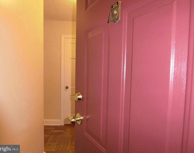 1734 W Abingdon Drive - Photo Thumbnail 2