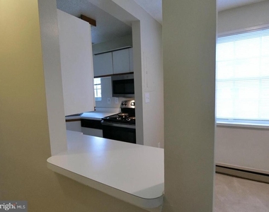 1734 W Abingdon Drive - Photo Thumbnail 16