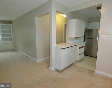 1734 W Abingdon Drive - Photo Thumbnail 12
