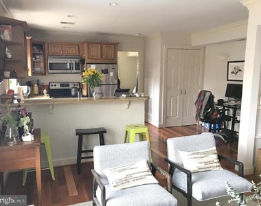 1219 Oronoco Street - Photo Thumbnail 7