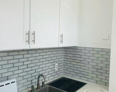 1121 Arlington Boulevard - Photo Thumbnail 3