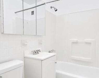 1121 Arlington Boulevard - Photo Thumbnail 8