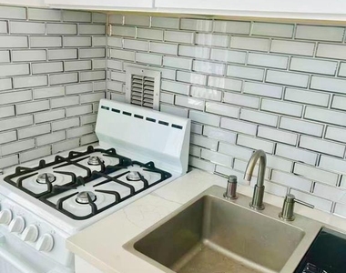 1121 Arlington Boulevard - Photo Thumbnail 4