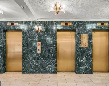1121 Arlington Boulevard - Photo Thumbnail 11