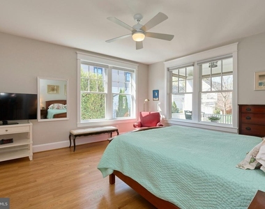 1243 N Stuart Street N - Photo Thumbnail 19