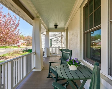 1243 N Stuart Street N - Photo Thumbnail 5