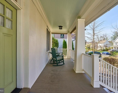 1243 N Stuart Street N - Photo Thumbnail 4