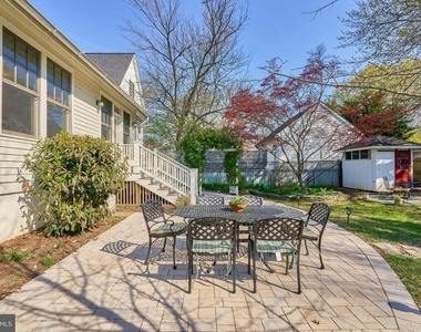 1243 N Stuart Street N - Photo Thumbnail 34