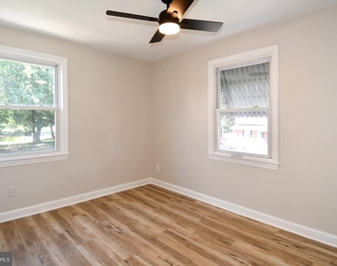 2124 S Oxford Street - Photo Thumbnail 16