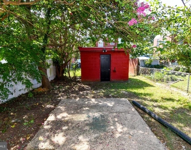 2124 S Oxford Street - Photo Thumbnail 11