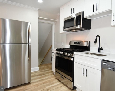 2124 S Oxford Street - Photo Thumbnail 8