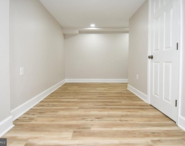 2124 S Oxford Street - Photo Thumbnail 25