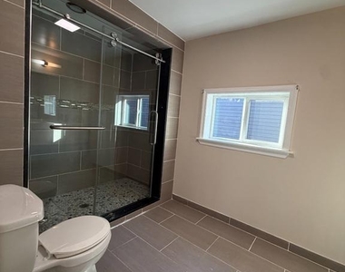 2608 Thompson Street - Photo Thumbnail 20