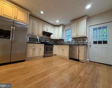 2608 Thompson Street - Photo Thumbnail 1