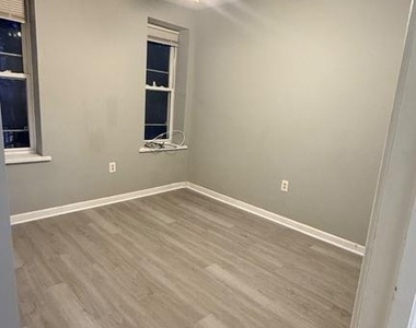 5449 Pine Street - Photo Thumbnail 16
