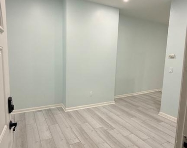5449 Pine Street - Photo Thumbnail 3