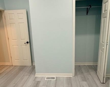 5449 Pine Street - Photo Thumbnail 13