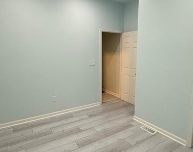 5449 Pine Street - Photo Thumbnail 14