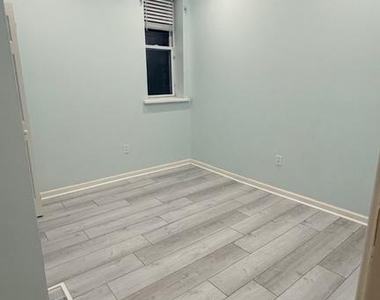 5449 Pine Street - Photo Thumbnail 16
