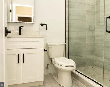 223 S 44th Street - Photo Thumbnail 3