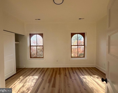 5443 Germantown Avenue - Photo Thumbnail 16