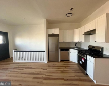 5443 Germantown Avenue - Photo Thumbnail 11