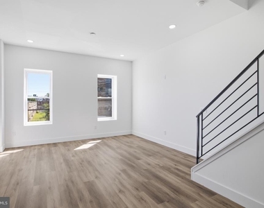1520 S 22nd Street - Photo Thumbnail 4