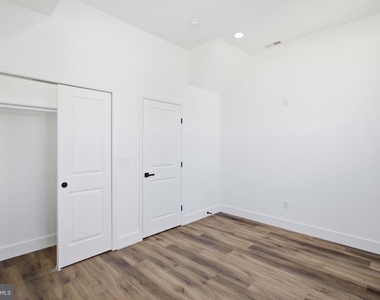 1520 S 22nd Street - Photo Thumbnail 10