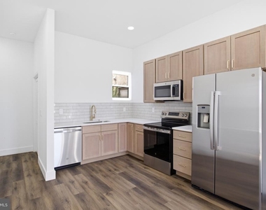 1520 S 22nd Street - Photo Thumbnail 5